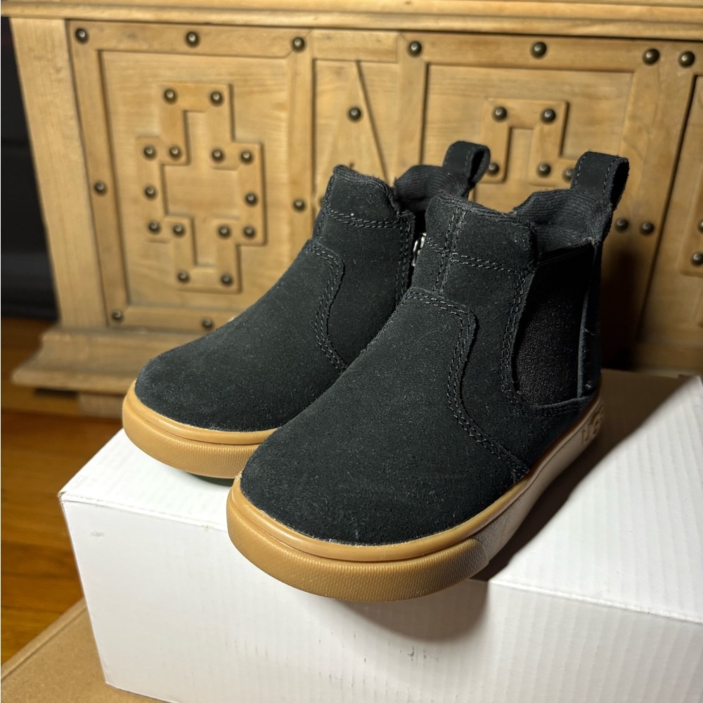 UGG Toddler Hamden Chelsea Suede Sneaker Boot